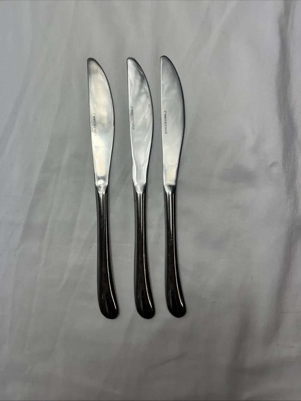 Set Of 3 Stainless Steel Dinner Knife Obtuse Triangle shape logo, unknown brand